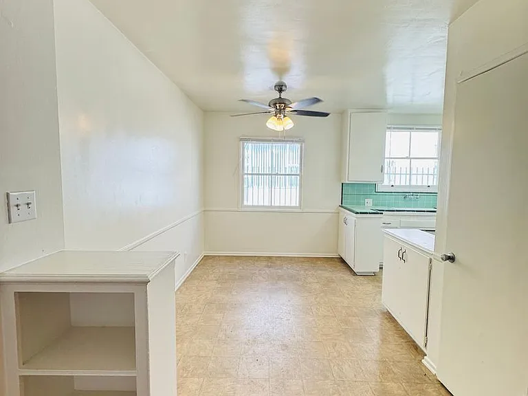 1246 N Orange Dr — Photo 8