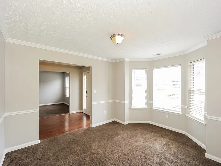 375 Birchmere Close SW — Photo 6