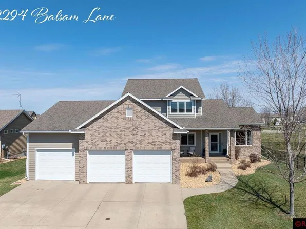 2294 Balsam Dr, North Mankato, MN 56003