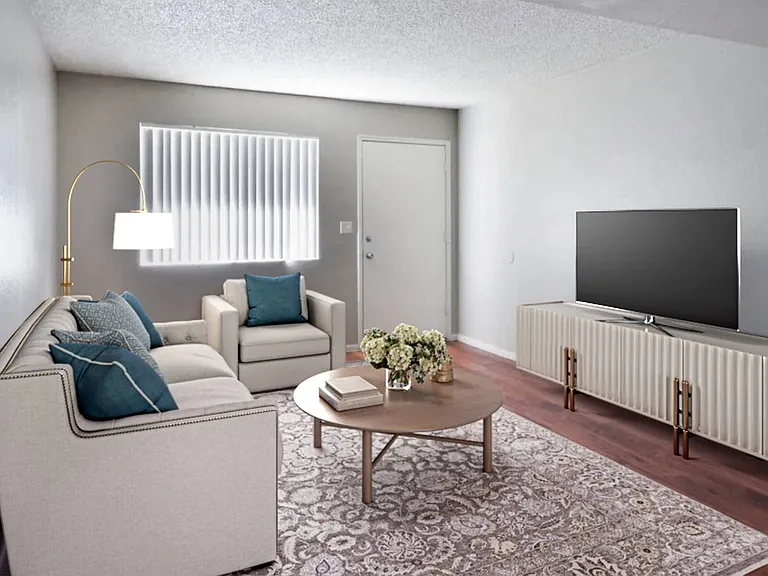 Gilbert Square Apartments — Photo 1