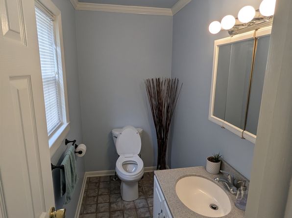 128 Forts Ferry Rd, Latham, NY 12110
