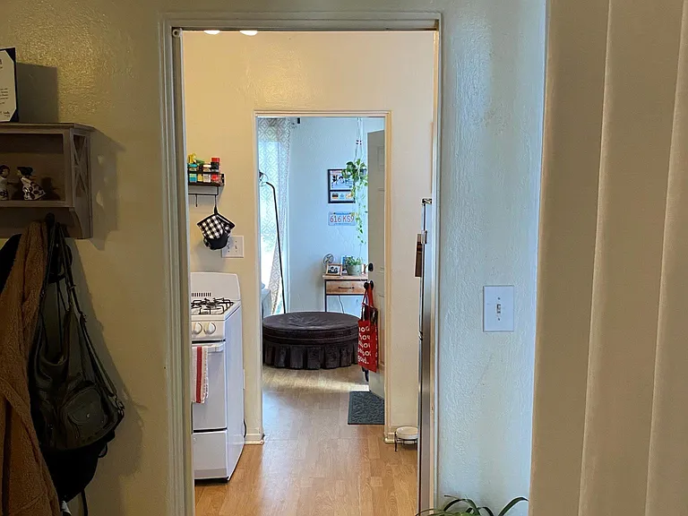 4974 Santa Monica Ave — Photo 13