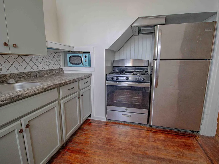 2709 S 3rd St — Photo 8