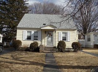 8 Vandergrift St, Lawrence, MA 01843