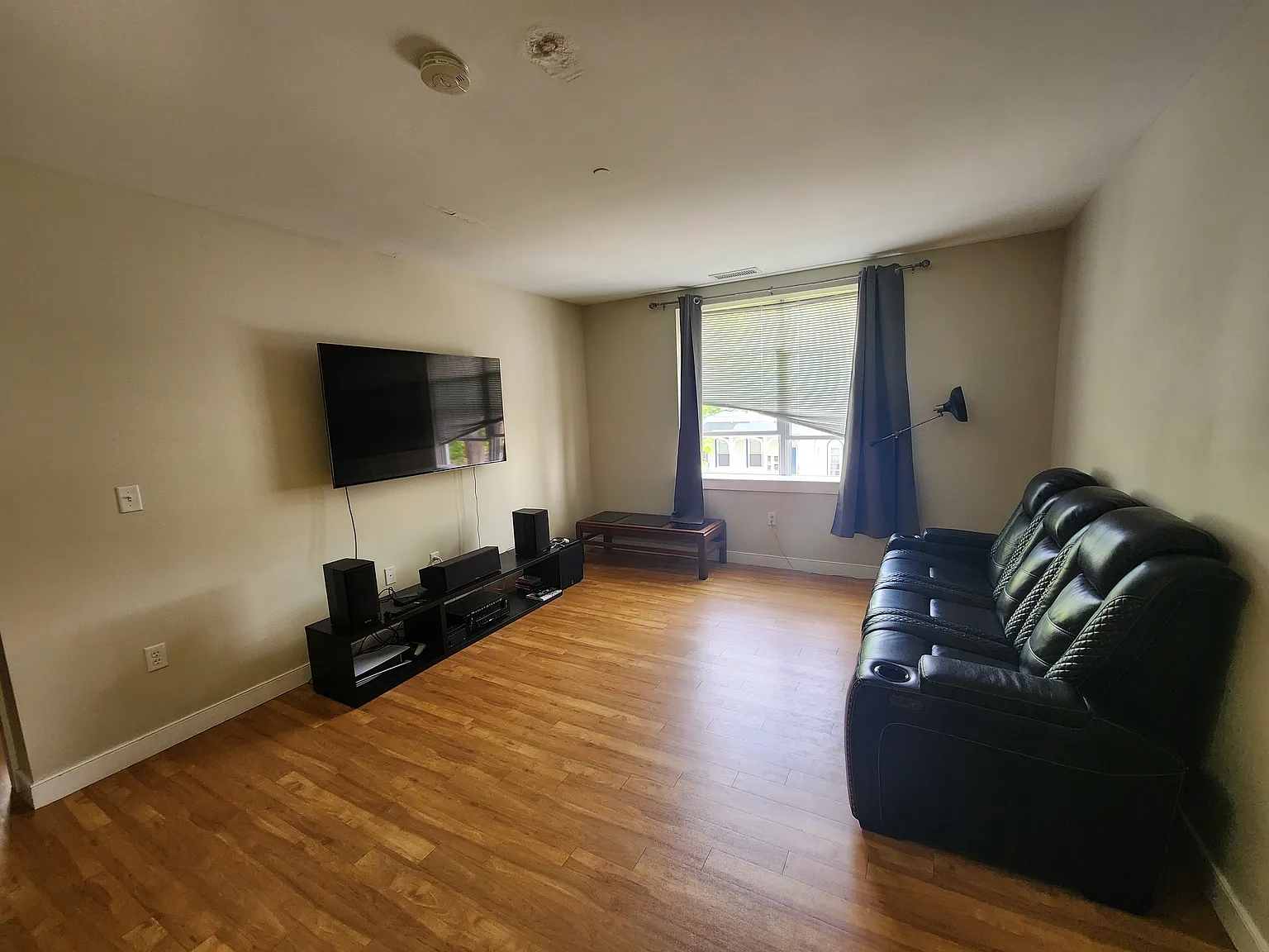 2 bed, 1000 sqft, $2,650 — Photo 2
