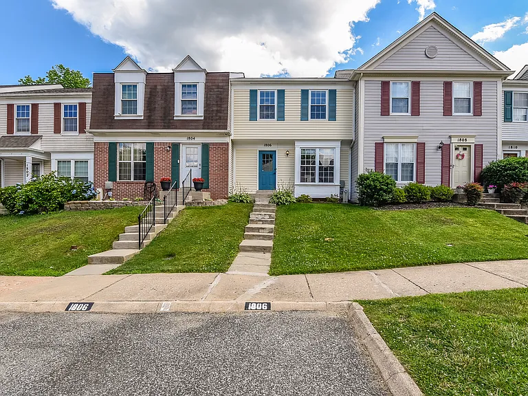 1806 Glendale Ln — Photo 35