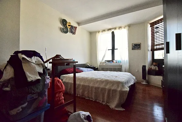 Rented by Safdie Realty Group | media 7