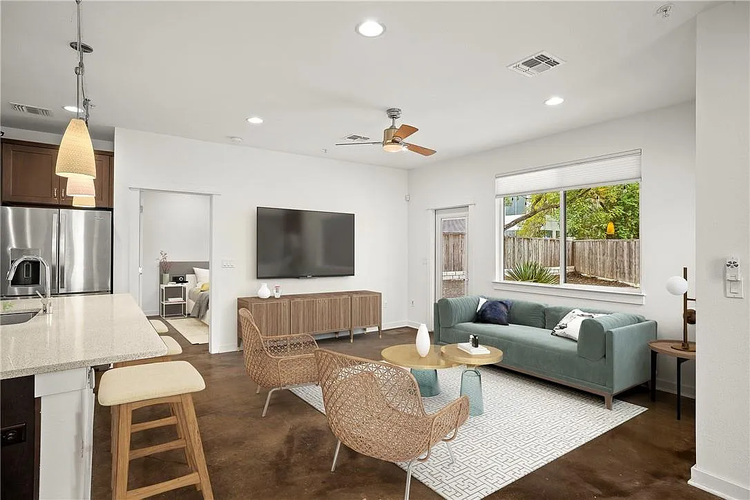 3 bed, 3.5 bath, 1819 sqft, $3,600 — Photo 1