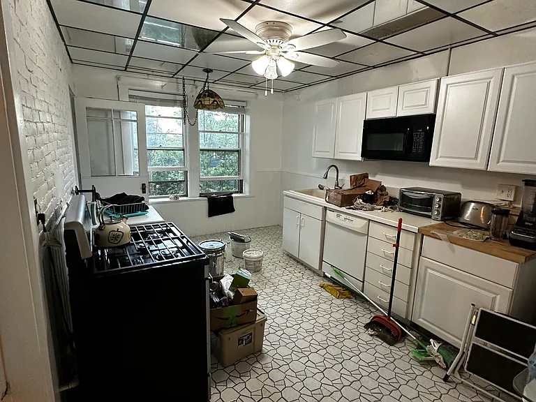 25 Fairfield St #4 — Photo 10