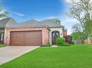 10615 Woodland Oaks Dr, Baton Rouge, LA 70809