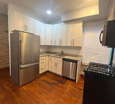 5th image of 914 Whitelock St