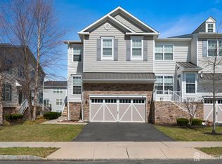 31 Morris Ln S, Cranbury, NJ 08512