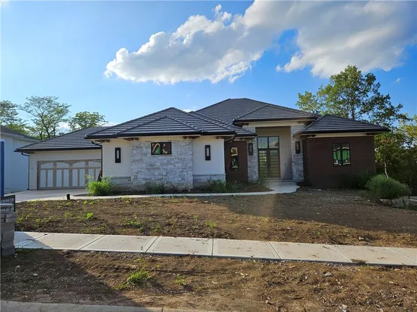 21372 W 93rd Ct, Lenexa, KS 66220