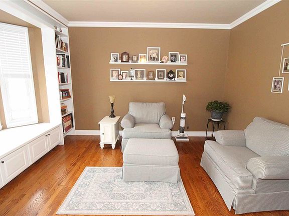 4th image of 39136 Canterbury Dr