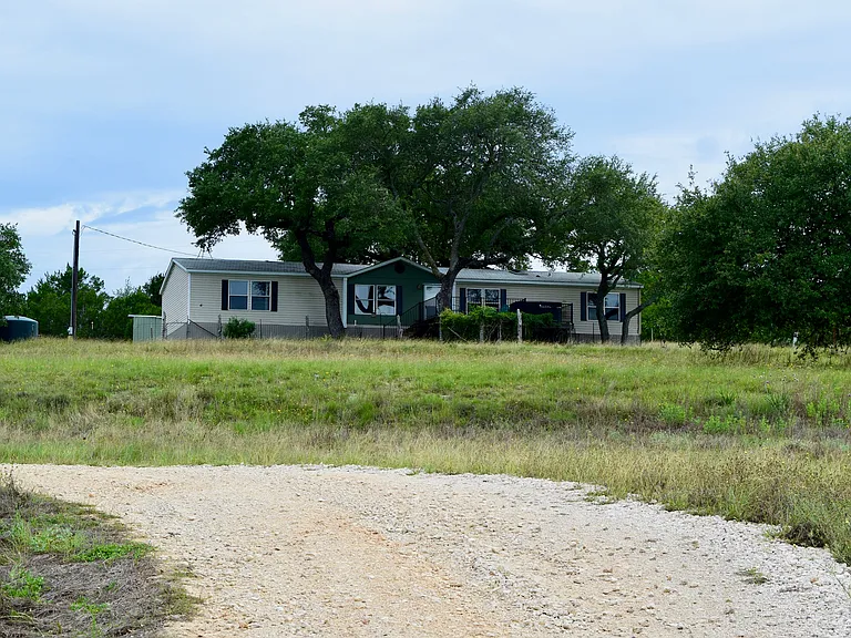 5450 FM 2325 — Photo 10