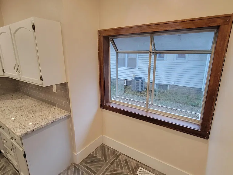 1047 N Coolidge Ave — Photo 20