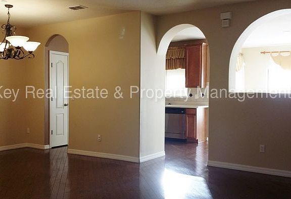 3rd image of 5906 Tivoli Gardens Blvd