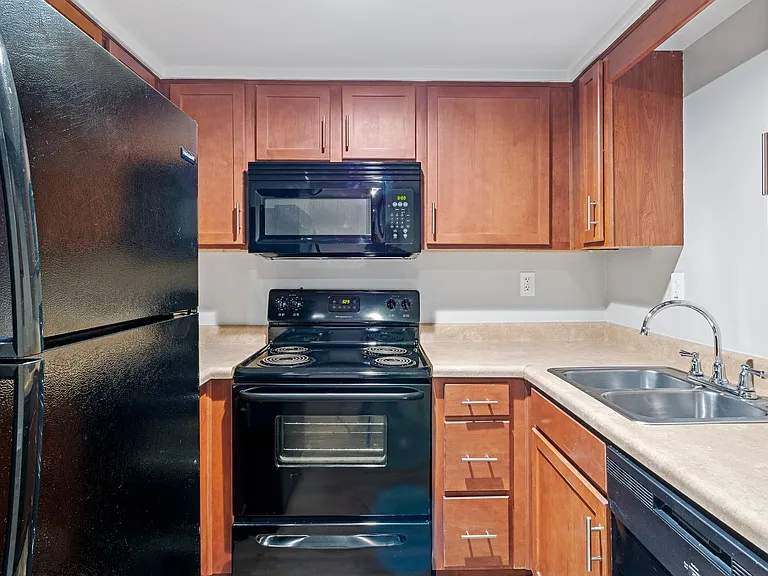 Station House Apartments — Photo 19