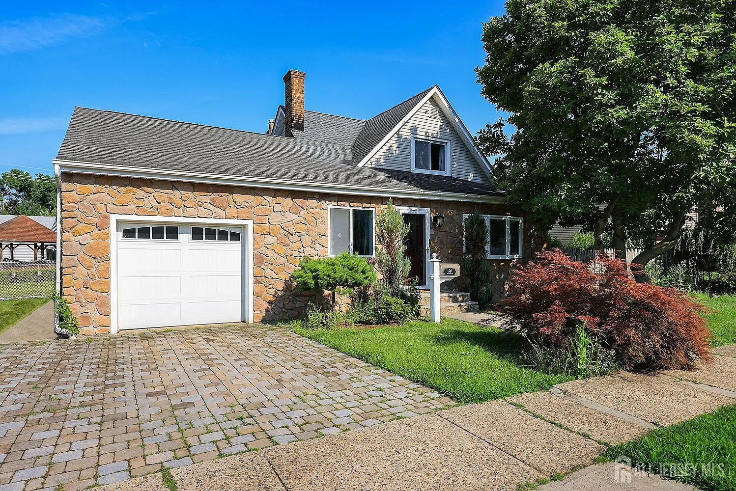 3 bed, 2.0 bath, $3,200 — Photo 2