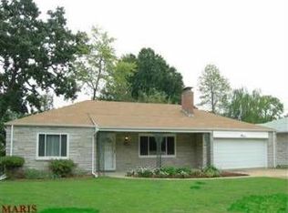 1220 Eastbrook Ln, Saint Louis, MO
