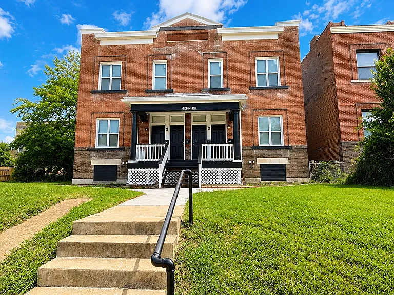 5040-5042 Lotus Ave #5042-2E — Photo 13