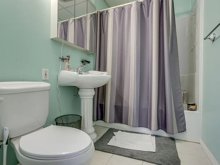 114 Beaverbrook Pkwy #2 — Photo 3