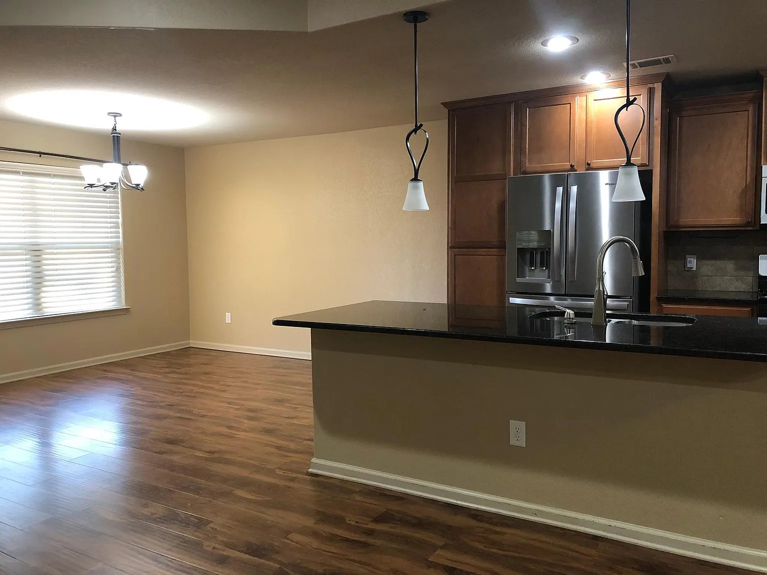 3 bed, 1752 sqft, $2,000 — Photo 4