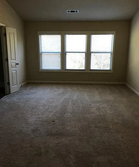930 Township Cir — Photo 33