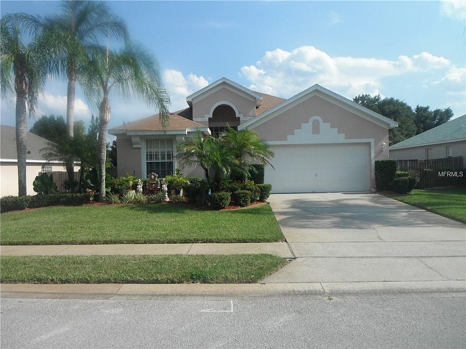 1st image of 13 Valleywood Dr
