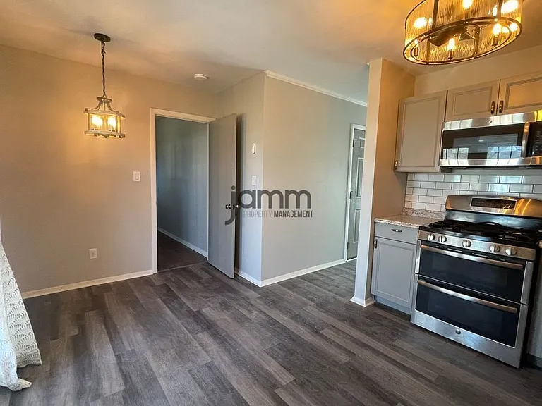 635 Yacavona St — Photo 7
