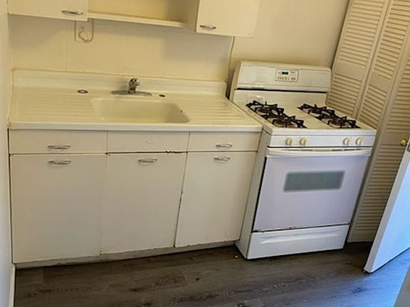 3rd image of 520 Maple St Unit H