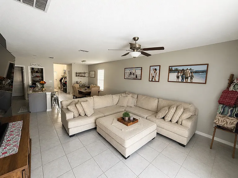 1049 Royal Empress Dr — Photo 19