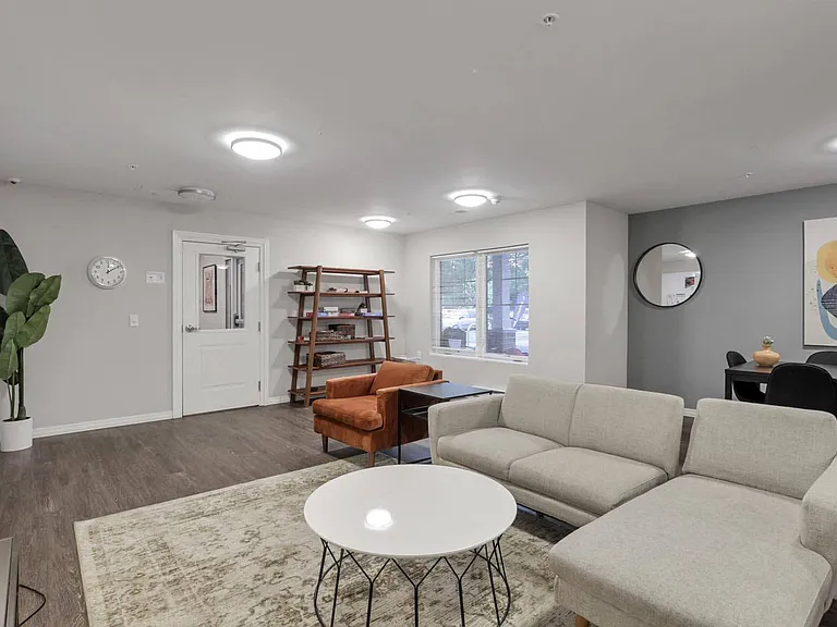 Jenkins Lofts — Photo 24