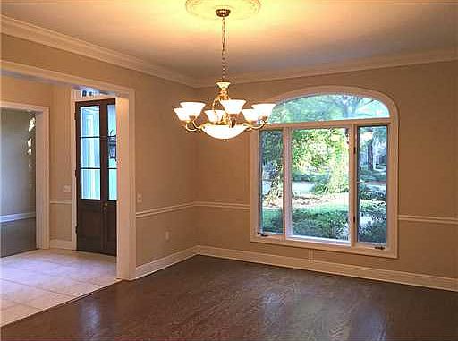 3rd image of 9008 Suntree Ln