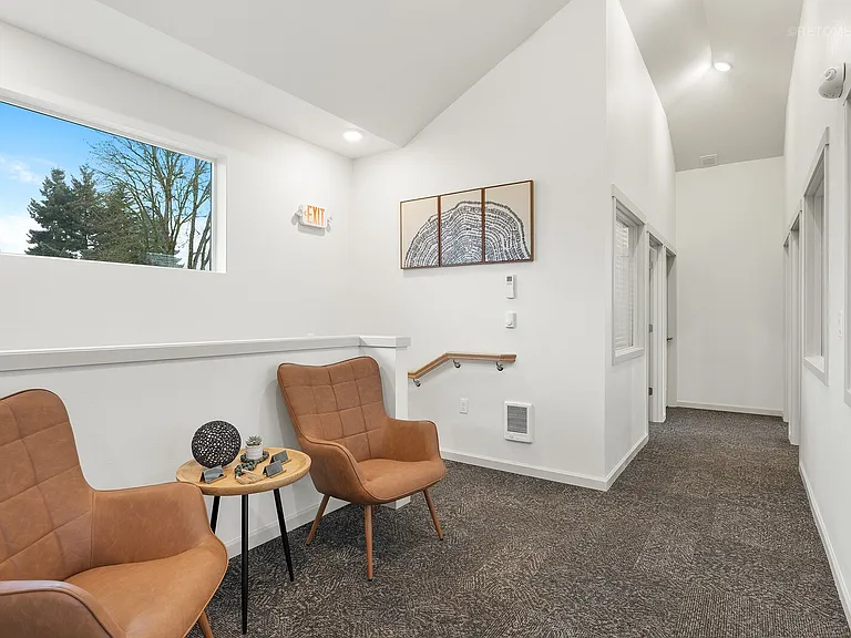 Verda Crossing | Clubhouse Seating