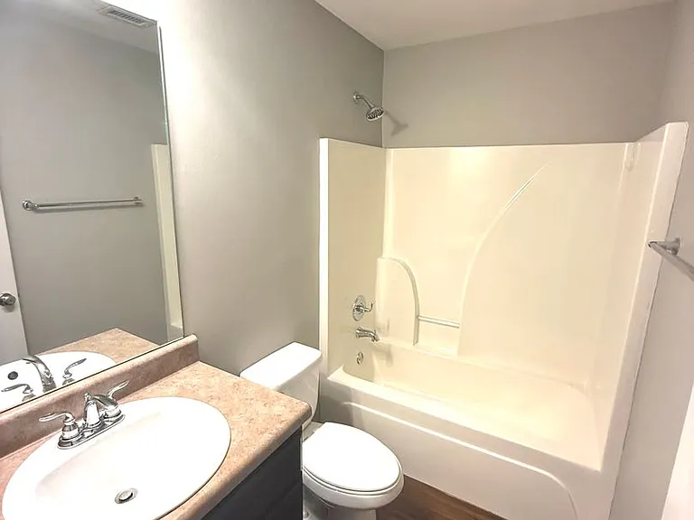 6320 Burbank Crossing Loop — Photo 11