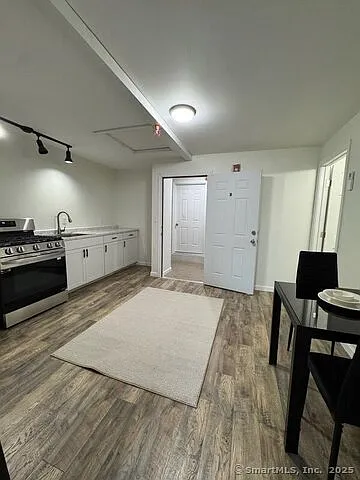1 bed, 800 sqft, $1,695 — Photo 2