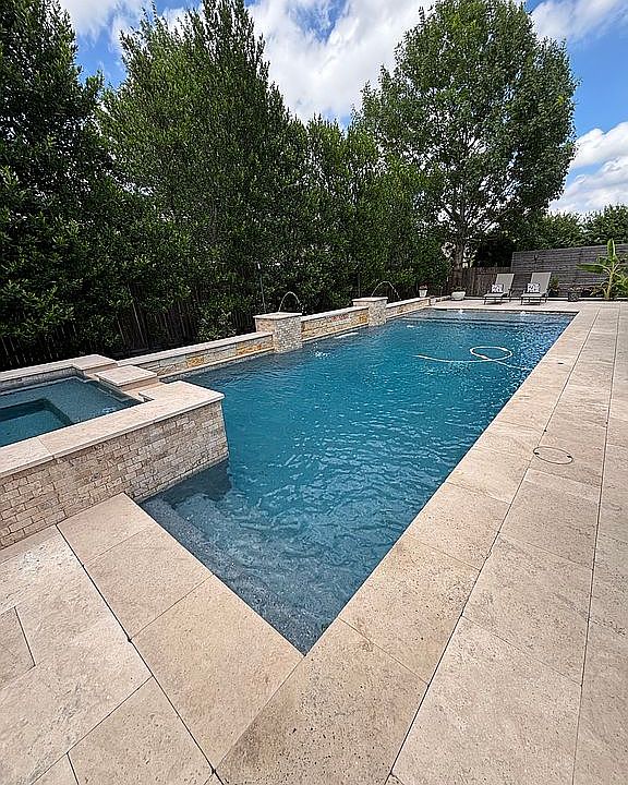 1st image of 306 Swallowtail Dr