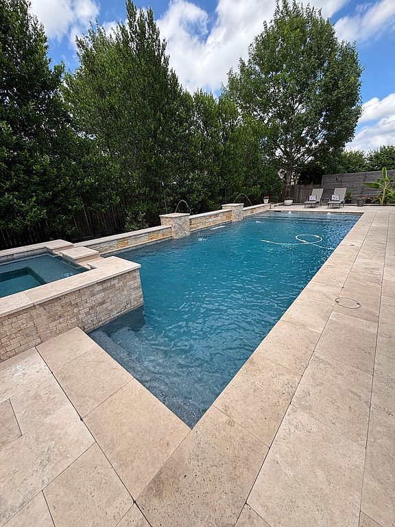 306 Swallowtail Dr - Property Image