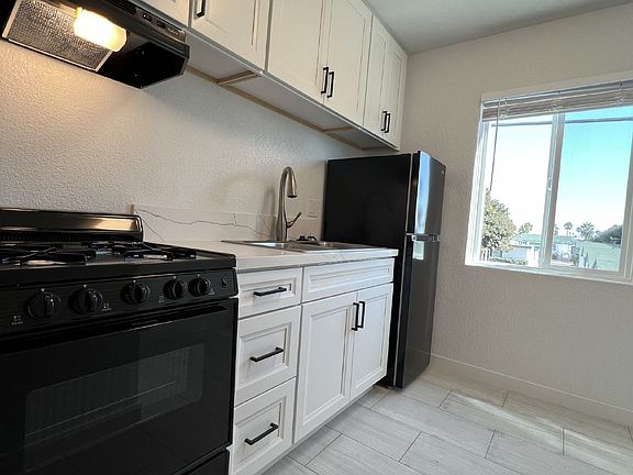 4th image of 5116 Narragansett Ave APT 39B