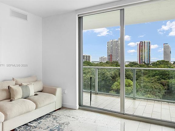 2nd image of 1600 SW 1st Ave APT 707