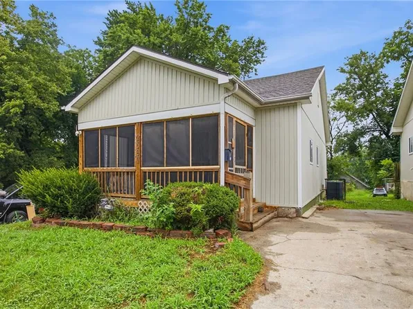 2537 Elmwood Ave, Kansas City, MO 64127