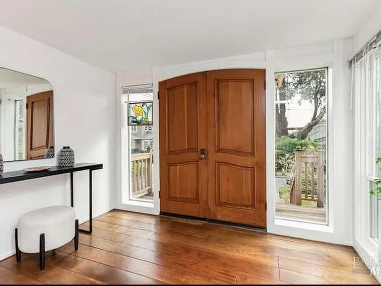 33 Amicita Ave — Photo 5