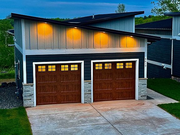 Heated 2 Car Garage
