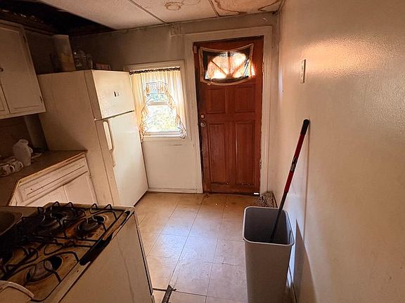4th image of 3418 Kip St