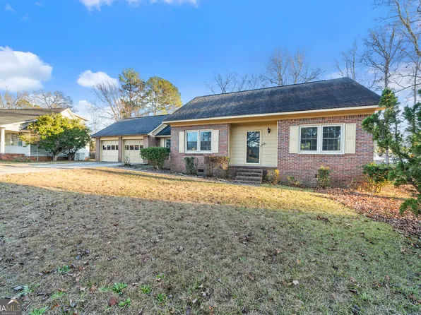 1952 Twin Oaks Dr, Milledgeville, GA 31061