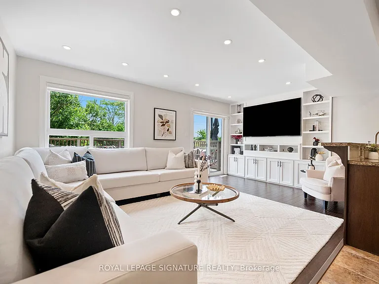61 Thames Way — Photo 6
