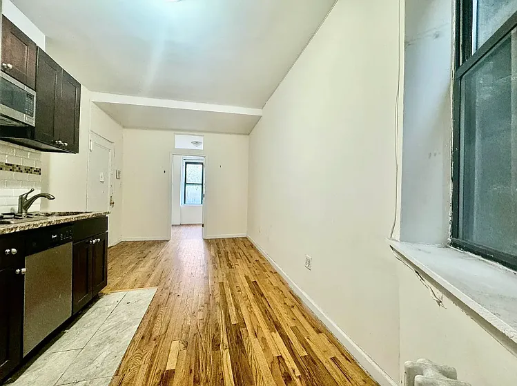34 Saint Marks Pl #6 — Photo 2