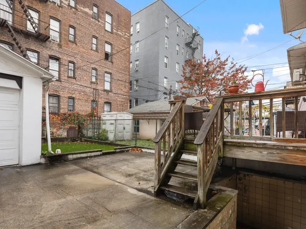 558 84th Street image 3 of 24