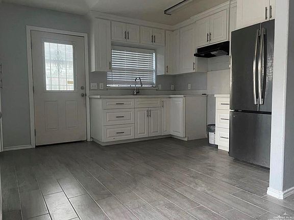 3rd image of 909 Atlanta